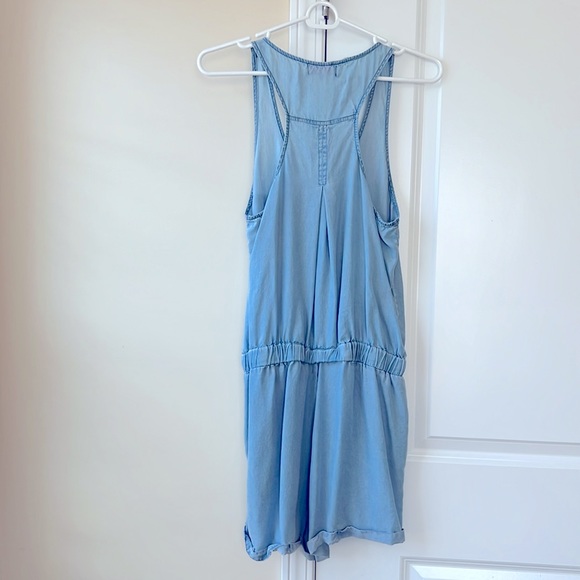 Pink lily Romper - Picture 2 of 2